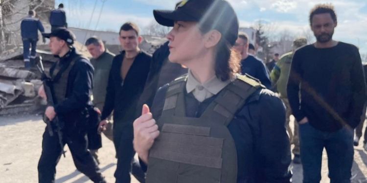 В Бородянке начали разбирать завалы – уже достали 26 тел (ФОТО)