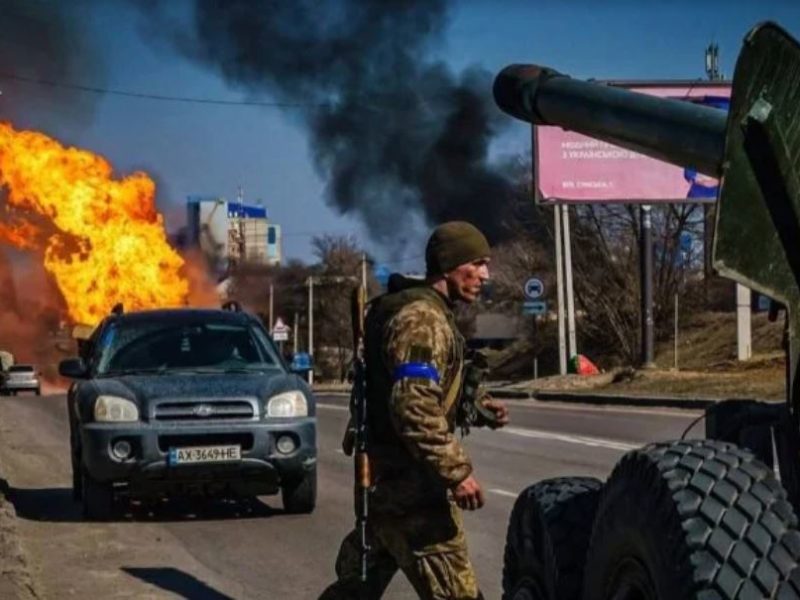 Обстрелы влияют на воду, воздух и почву в Украине, пожар на Кинбурне — удар по экосистеме, жизнь после войны станет короче, — эксперт-эколог