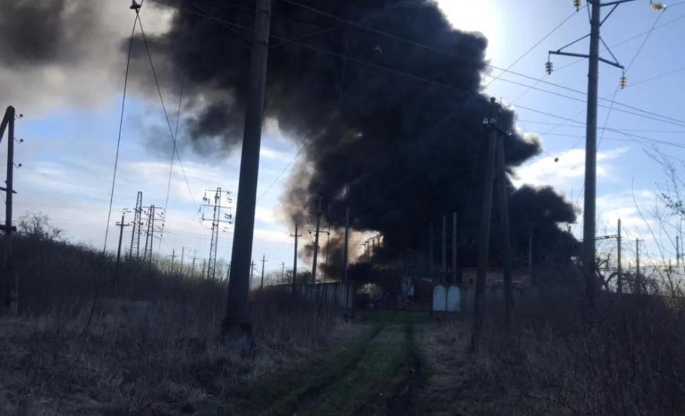 Ракетные удары по Львовщине: пожары в Золочевском районе, горит ж-д станция Красное (ВИДЕО) 1