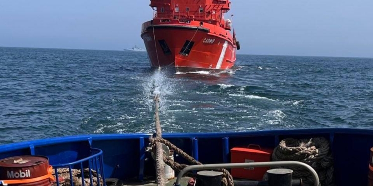 Захоплене агресором рятувальне судно «Cапфір» повернулося під контроль України