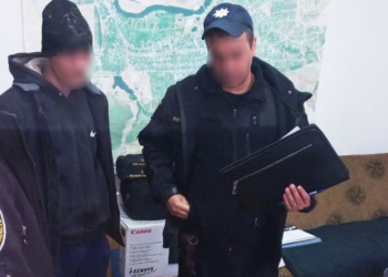 У Вознесенському районі поліцейські офіцери громади виявили водія-порушника із наркотичною речовиною (ФОТО)