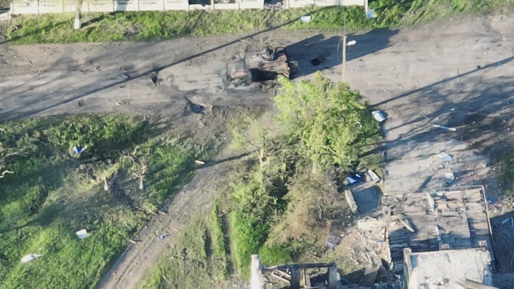 На це можна дивитися вічно: миколаївські десантники знищили російський бронеавтомобіль “Тигр” разом з екіпажем (ФОТО) 1