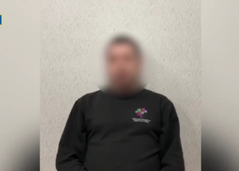 «Я був довбо*обом, і прошу пробачення»: корегував вогонь по Миколаївському бронетанковому заводу колишній працівник (ВІДЕО)