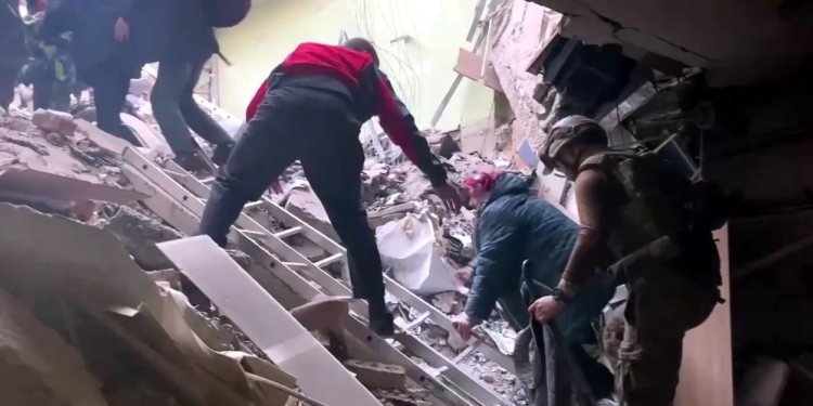 Як сьогодні евакуйовували людей з «Азовсталі» (ВІДЕО)