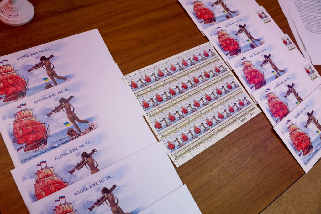 У Миколаєві відкрилась виставка антивоєнних карикатур і відбулося спецпогашення марки і конверту «Ассоль вже не та» (ФОТО) 27