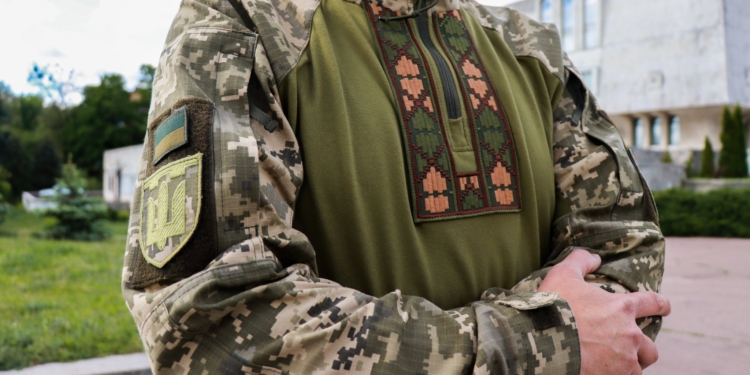 У Черкасах створили першу в світі бойову вишиванку (ФОТО)