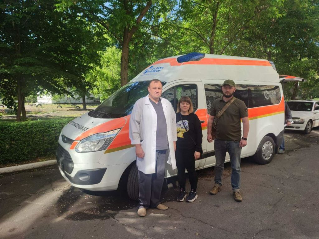 Миколаївська міська лікарня №3 отримала від благодійників авто невідкладної допомоги (ФОТО) 1