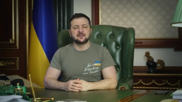 Нове звернення Зеленського: шана масовим подвигам українців і «важка зброя – це найкраща інвестиція у збереження стабільності у світі» (ВІДЕО)