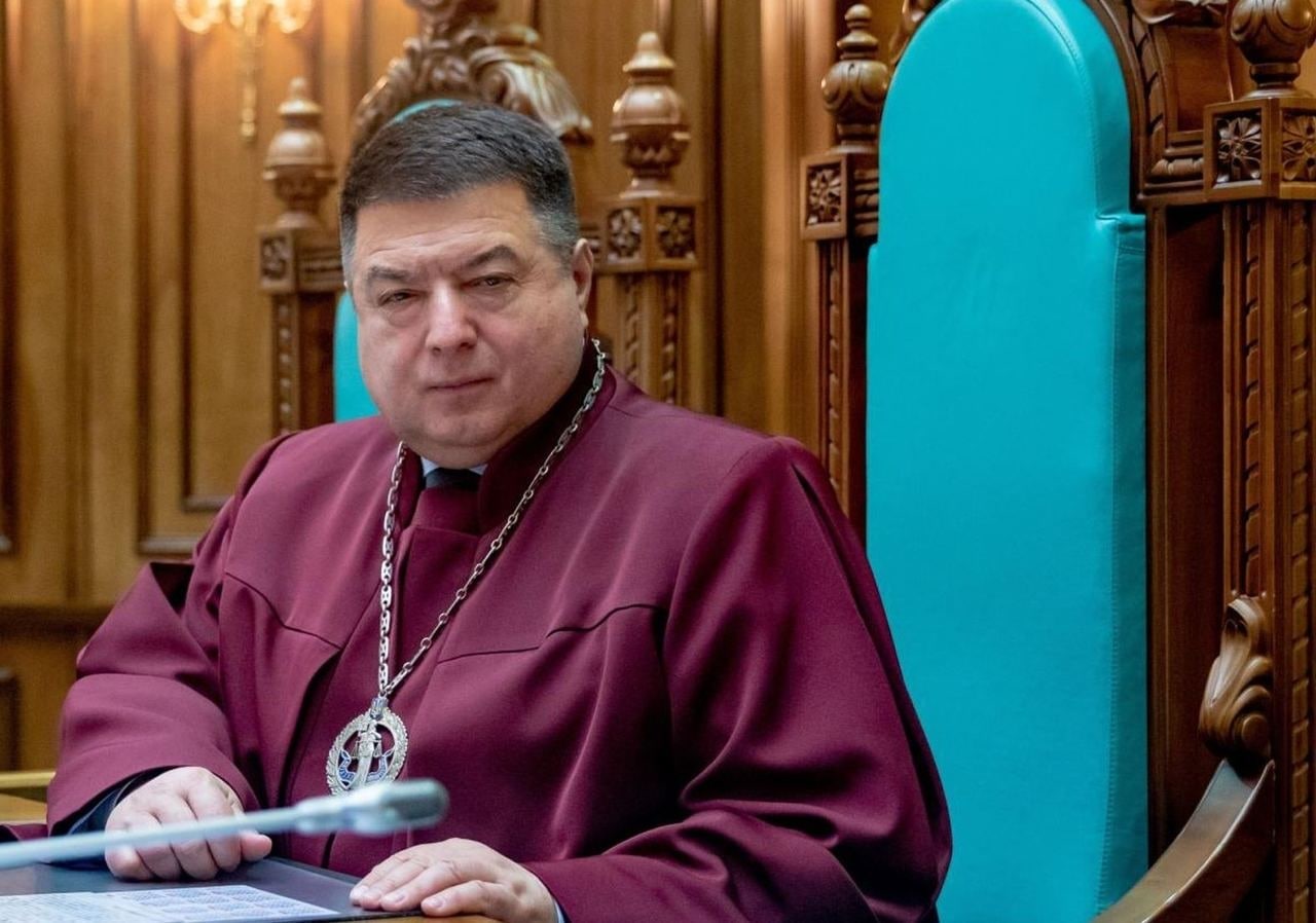 Колишнього голову Конституційного Суду України Тупицького оголошено в міжнародний розшук