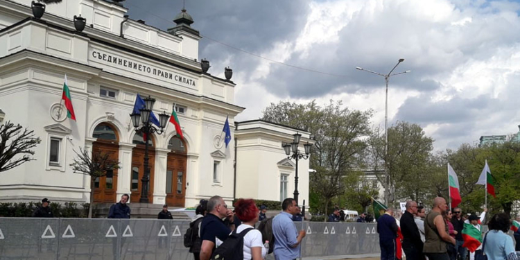 Болгария будет ремонтировать украинскую военную технику – парламент принял решение