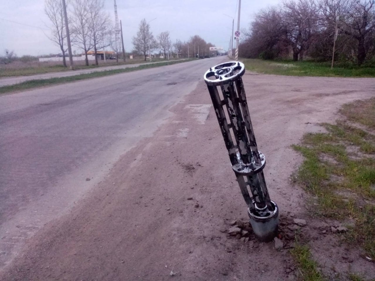 Внаслідок обстрілів на півночі Херсонщини і Миколаївщини одна людина загинула, 6 поранених. У Миколаєві рашисти обстріляли район зоопарку, суттєво пошкодили школу – ОК «Південь» (ФОТО)