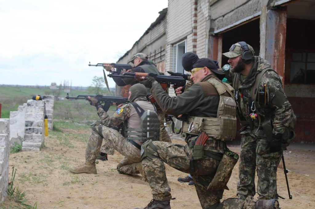 Сили оборони Миколаєва під час тренування ознайомились з іноземним озброєнням (ФОТО) 2