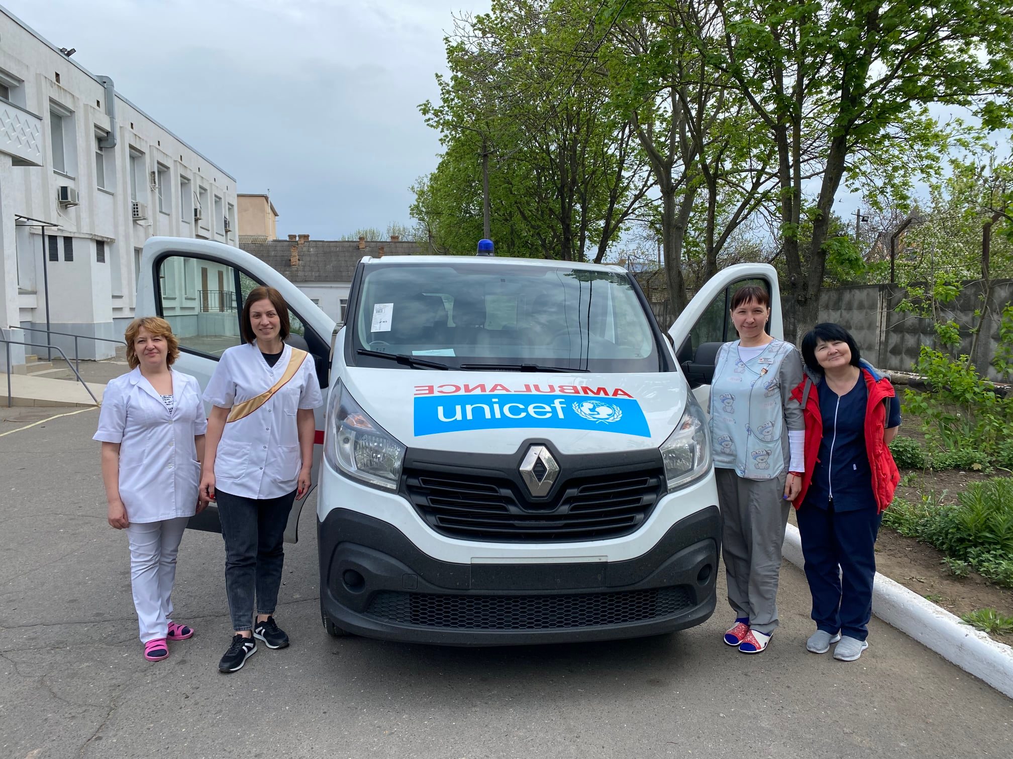 Миколаївській міській дитячій лікарні №2 передали автомобіль швидкої допомоги (ФОТО)
