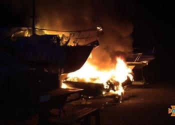 У Миколаєві за добу загасили 3 пожежі, які виникли внаслідок обстрілів. Всі – в Корабельному районі міста (ФОТО, ВІДЕО)