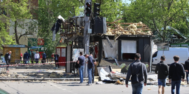 Кількість загиблих внаслідок нічного обстрілу Миколаєва «Смерчами» та «Ураганами» збільшилась (ФОТО)