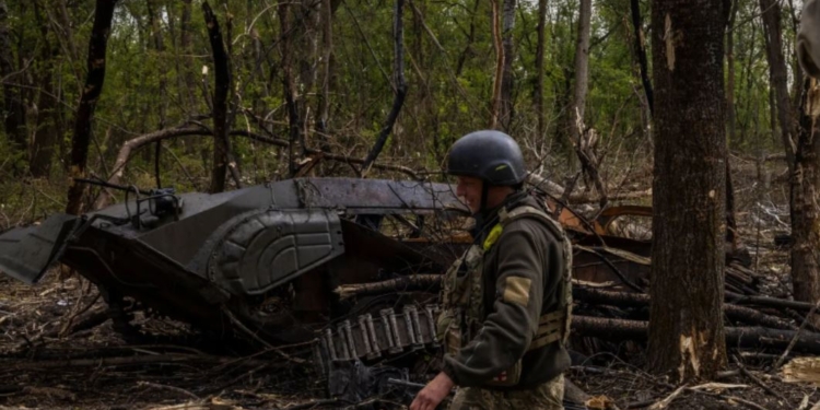 Вонь, грязь и не менее 400 погибших рашистов. “The New York Times”  – о разгроме переправы через Северский Донец