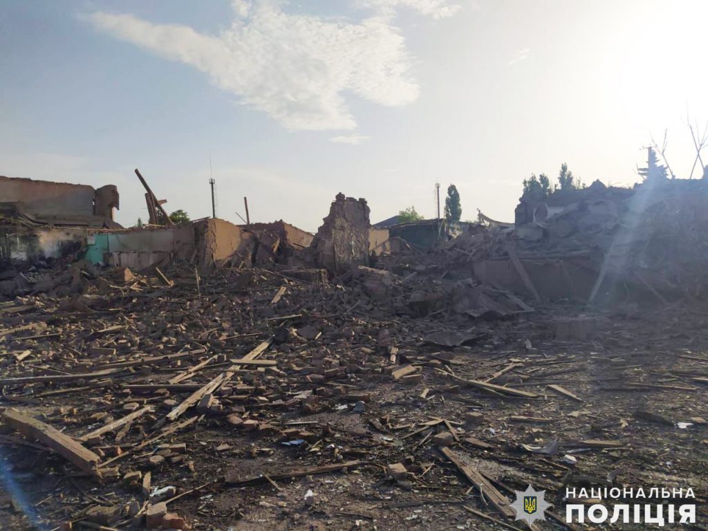 На вихідних окупанти обстрілювали Миколаїв та ще 7 населених пунктів, є загиблі і постраждалі – поліція (ФОТО) 24