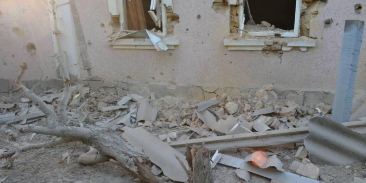 Під час вчорашніх обстрілів Миколаєва рашисти поцілили у будинок, де знаходились бабуся із дідусем та двоє маленьких дітей (ФОТО)