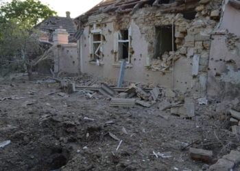 Під час вчорашніх обстрілів Миколаєва рашисти поцілили у будинок, де знаходились бабуся із дідусем та двоє маленьких дітей (ФОТО)