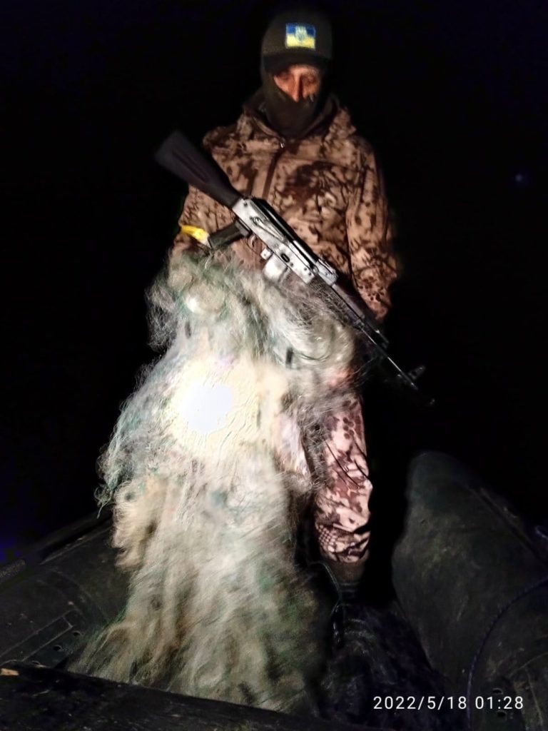 400 м сіток і один браконьєр – «улов» Миколаївського рибоохоронного патруля за 2 дні (ВІДЕО) 1