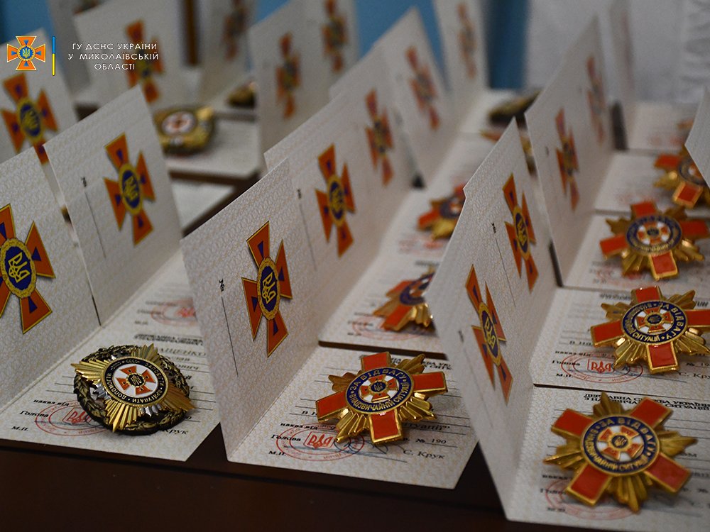 У них – свій фронт: 37 рятувальників Миколаївщини відзначені відомчими нагородами (ФОТО) 3