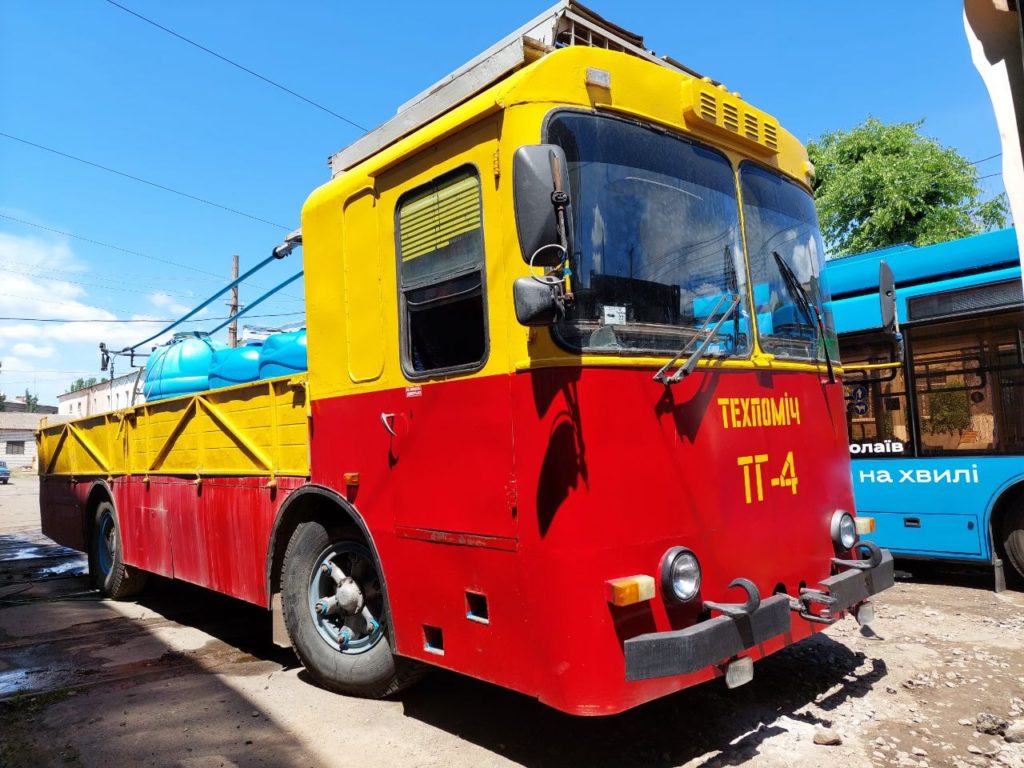 Трамваєм і тролейбусом: "Миколаївелектротранс" починає розвіз питної води для потреб миколаївців (ФОТО) 3