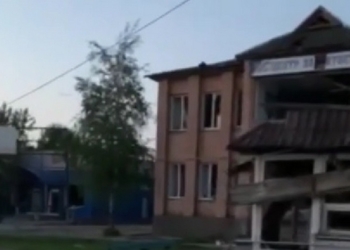 Як виглядає центр Нового Бугу після нічного обстрілу (ВІДЕО 18+)