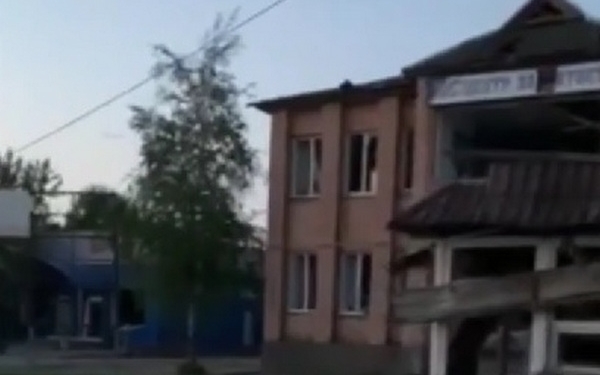 Як виглядає центр Нового Бугу після нічного обстрілу (ВІДЕО 18+)