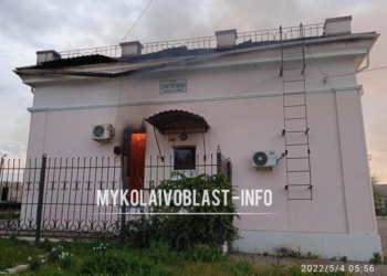 В оккупированной Снигиревке сгорело здание железнодорожного вокзала (ФОТО)