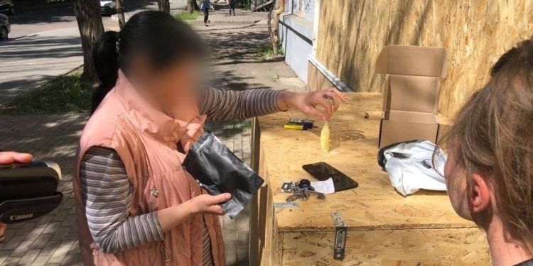У Миколаєві поліцейські та обласна варта викрили миколаївців на незаконному зберіганні наркотичних засобів (ФОТО)
