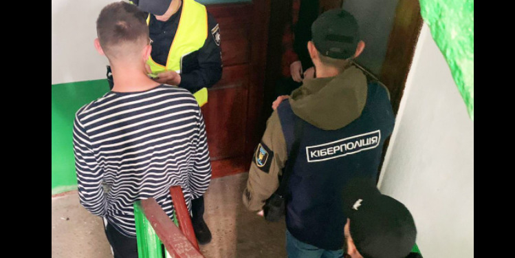 На Николаевщине мошенник продавал волонтерам несуществующую военную амуницию (ФОТО)