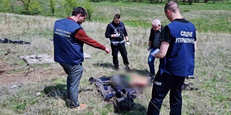 Связанные и со следами пыток: в Баштанском районе на Николаевщине нашли тела убитых россиянами местных жителей
