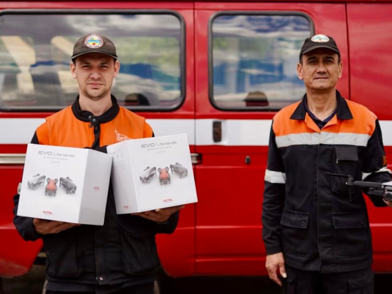 Николаевские коммунальщики и спасатели получили 10 дронов от проекта USAID (ФОТО)