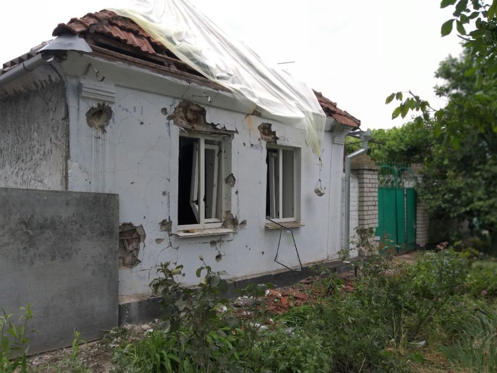 Ранковий обстріл Миколаєва: пошкоджено більше 20 будинків, поранена 1 людина (ФОТО) 5