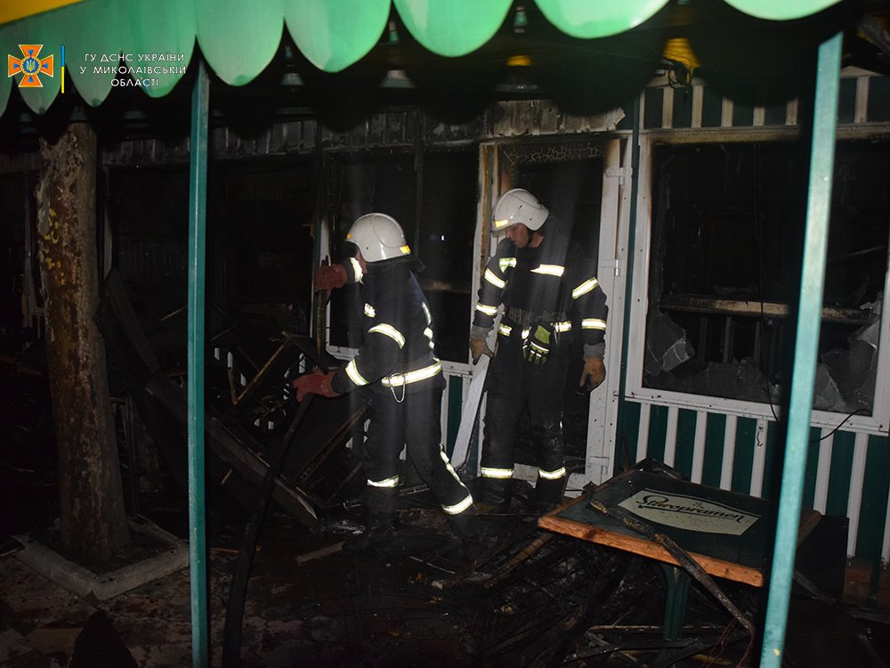 На Миколаївщині за добу загасили 7 пожеж, дві з яких спалахнули через обстріли. Зведення від рятувальників (ФОТО) 5