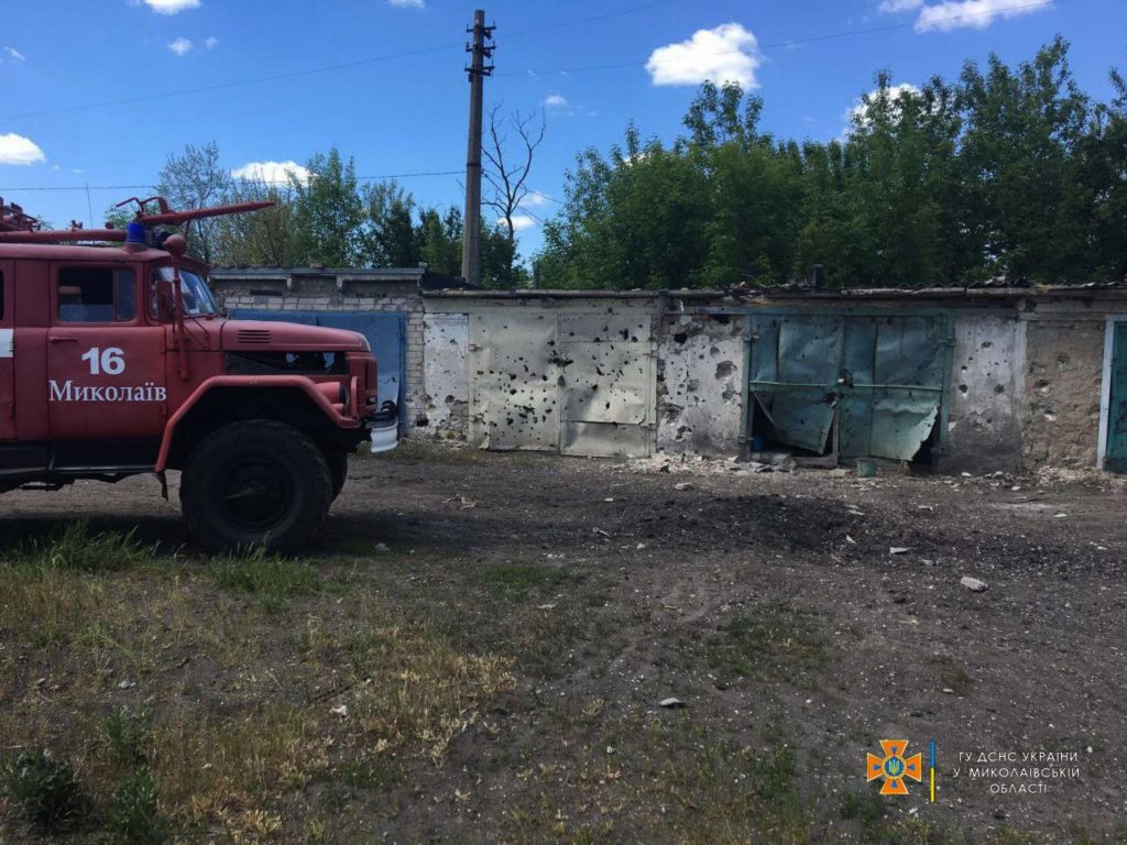 З’ясувалась причина масштабної пожежі, яку бачили у Миколаєві: горіли гаражі у селищі Луч і склад одного з підприємств (ФОТО) 5