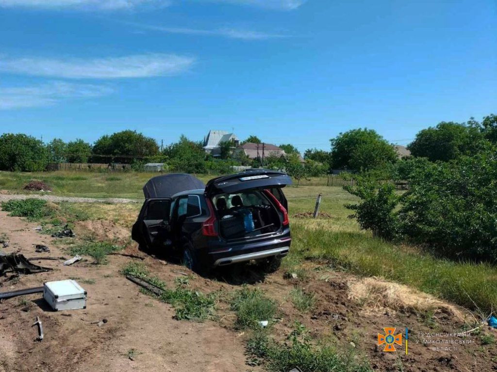 ДТП поблизу Миколаєва за участю двох легковиків: водій одного з них загинув (ФОТО) 7