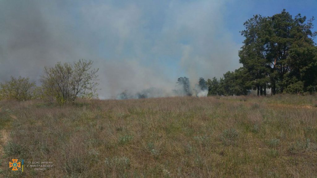 У Миколаєві за добу загасили 3 пожежі, які виникли внаслідок обстрілів. Всі – в Корабельному районі міста (ФОТО, ВІДЕО) 9