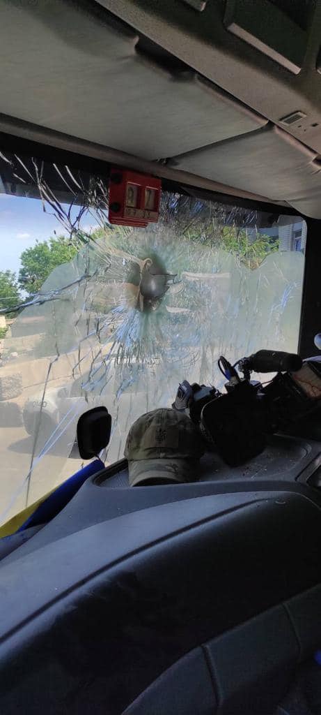 На Луганщині загинув французький журналіст – їхав зняти сюжет про евакуацію людей, але авто було обстріляне окупантами (ФОТО) 9