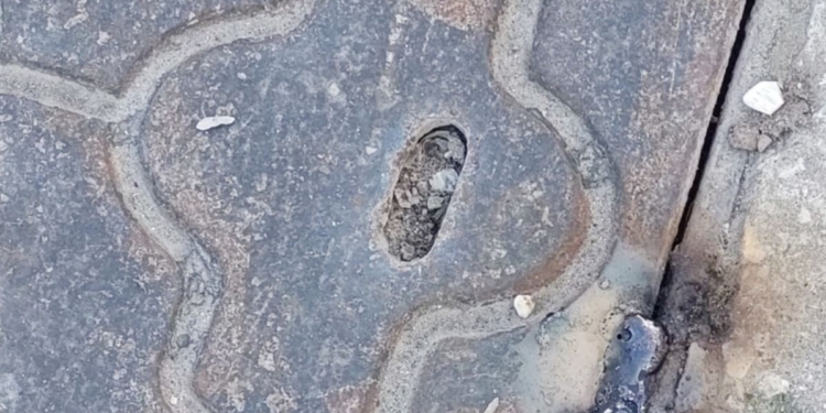 В Керчи заварили канализационные люки перед 9 мая – боятся терактов во время парада (ФОТО)