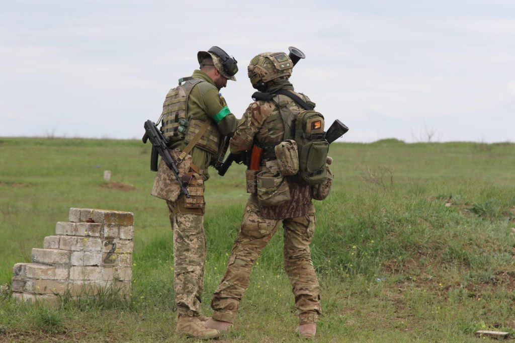 Сили оборони Миколаєва під час тренування ознайомились з іноземним озброєнням (ФОТО) 10