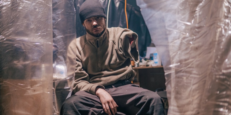 Дивись, світ: полк «Азов» показав поранених захисників Маріуполя у підземеллях «Азовсталі» (ФОТО)