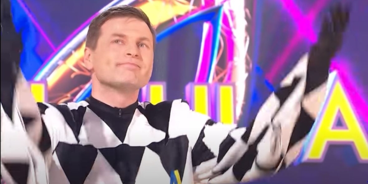 Известный эстонский политик на популярном телешоу спел “Браття українці” (ВИДЕО)