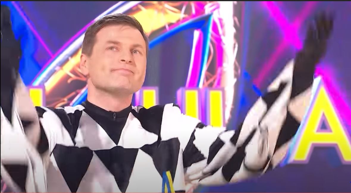 Известный эстонский политик на популярном телешоу спел “Браття українці” (ВИДЕО)