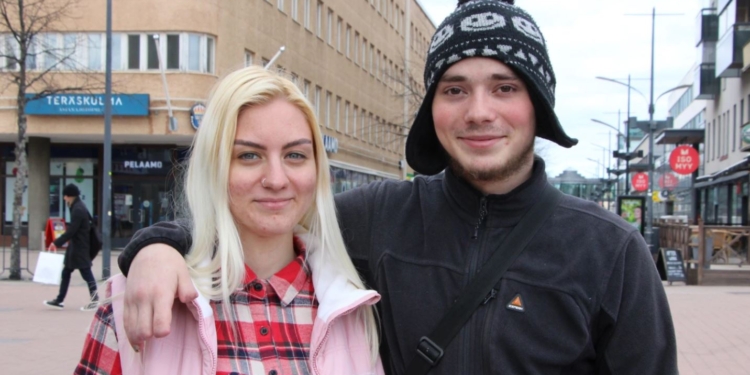 Пара из Мариуполя с домашними крысами почти месяц добиралась в Финляндию. Теперь они знают, что в “ДНР” ненавидят украинцев, а финны – добрые и отзывчивые (ФОТО)