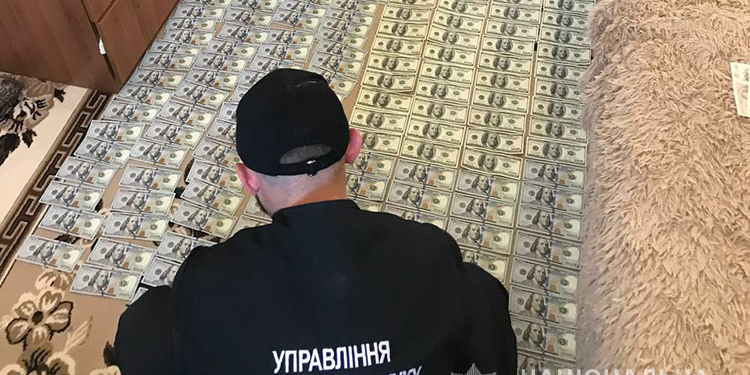 На Тернопольщине задержали “волонтеров” – собирали на войну, тратили на себя (ФОТО, ВИДЕО)