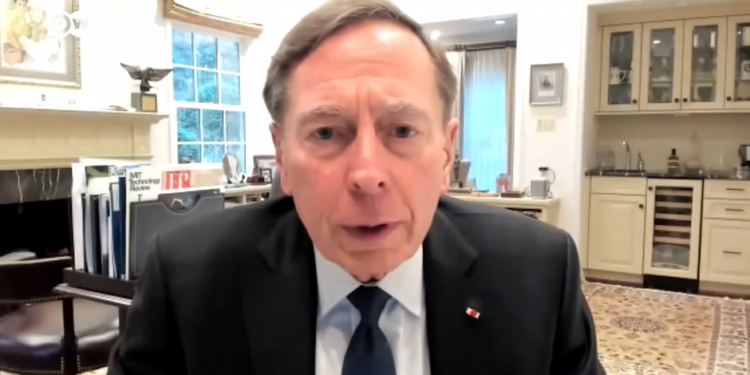 “Потемкинские деревни армии рф” и “Запад должен слушать Зеленского”, – экс-директор ЦРУ о войне в Украине