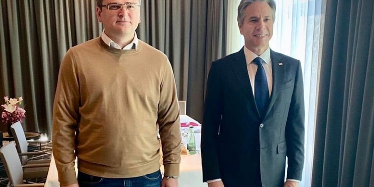 Нам оружие, от нас зерно. Кулеба встретился с Блинкеном в Берлине