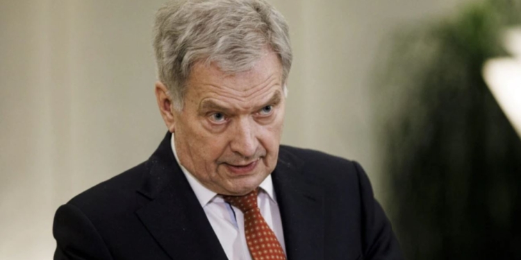 Финляндия официально заявила о вступлении в НАТО