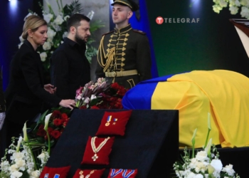 Президенты простились с Кравчуком. Зеленский пришел с женой (ФОТО)